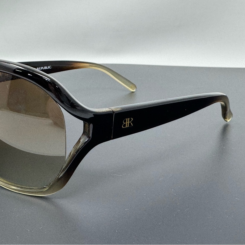 Banana Republic sunglasses butterfly oversized some scratches